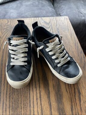 Women’s Reef Sneakers